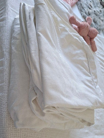Prachtige witte hoes 2 zits Ektorp, Huis en Inrichting, Banken | Bankstellen, Verzenden, Tweepersoons, 75 tot 100 cm, Zo goed als nieuw