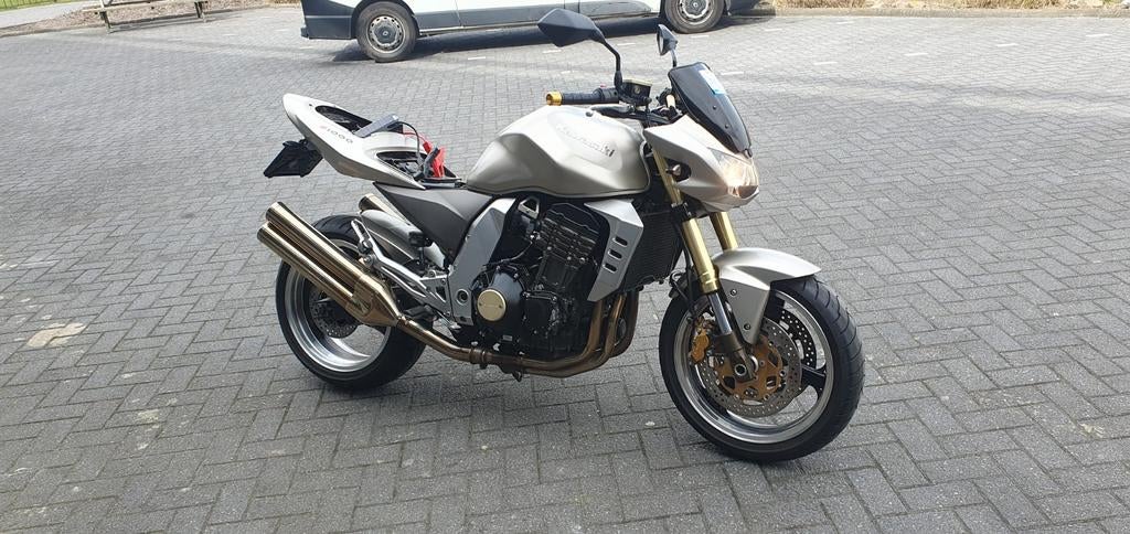 Gezocht tank en bovenkuip van deze kawasaki z1000 uit 2005, Motoren, Ophalen