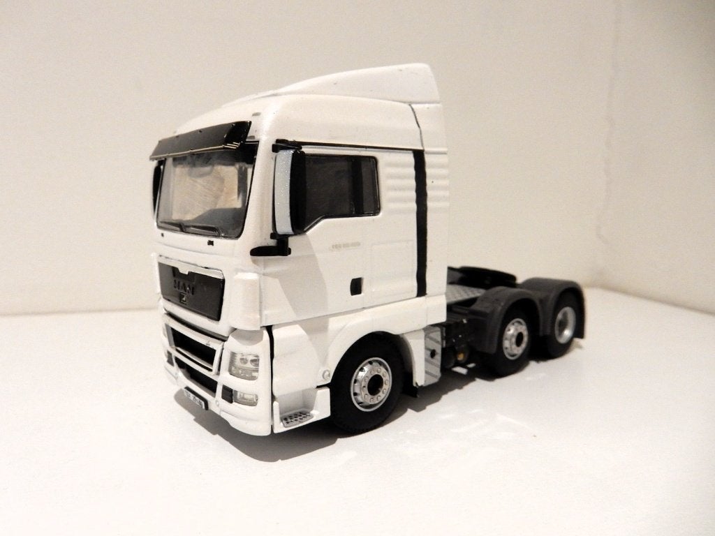 WSI MAN TGX 26.400 6x2 trekker wit B-keus 1/50, Ophalen of Verzenden, Zo goed als nieuw, Bus of Vrachtwagen, Wsi