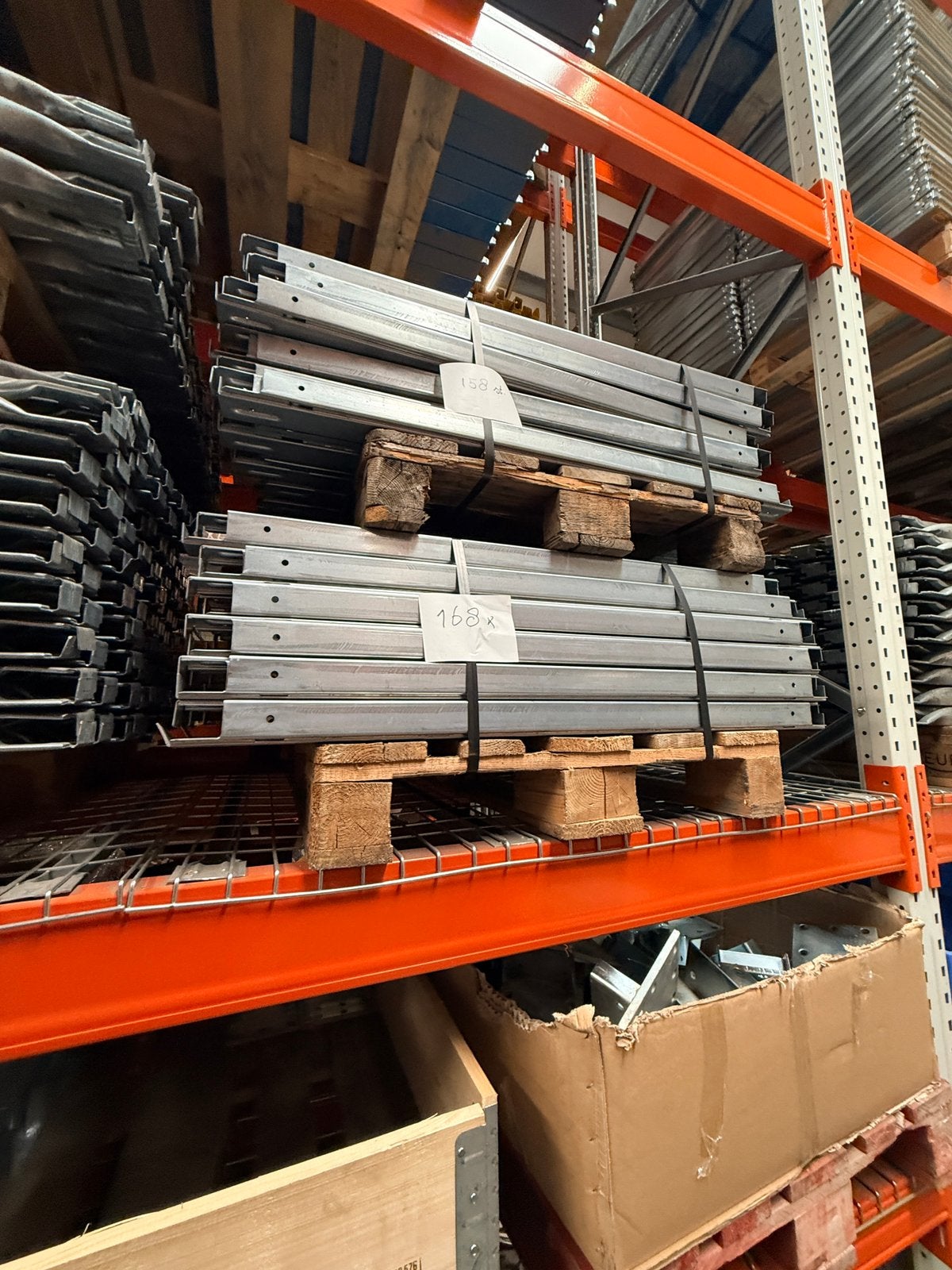 Dieptedragers 1100 mm voor zware belasting € 6,95 per stuk, Ophalen of Verzenden