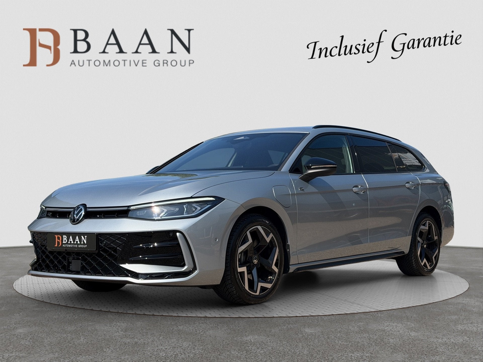 Volkswagen Passat Variant 1.5 eHybrid R-Line Edition|Full Op, Auto's, Volkswagen, 77 km/l, 4 cilinders, 2000 kg, Leder en Stof