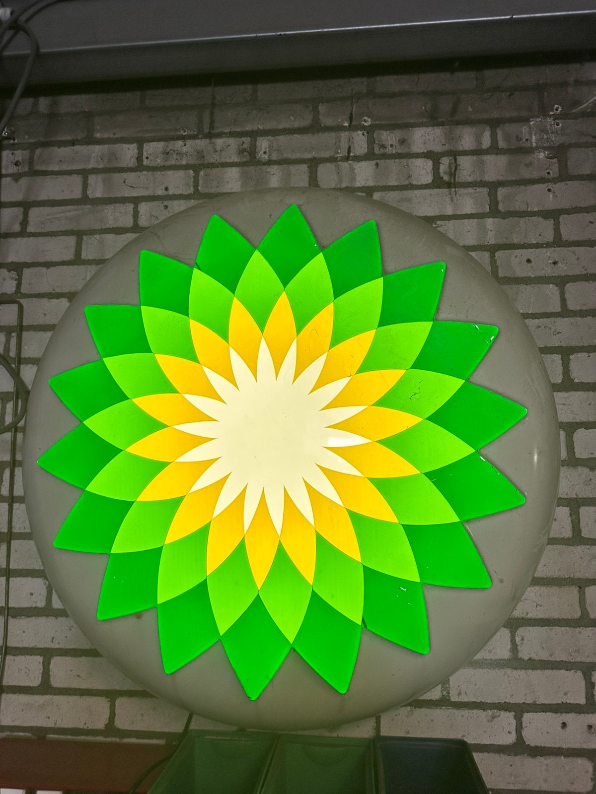 Originele BP lichtbak 90 cm – 3D Helios logo – verlicht, Ophalen, Zo goed als nieuw, Lichtbak of (neon) lamp