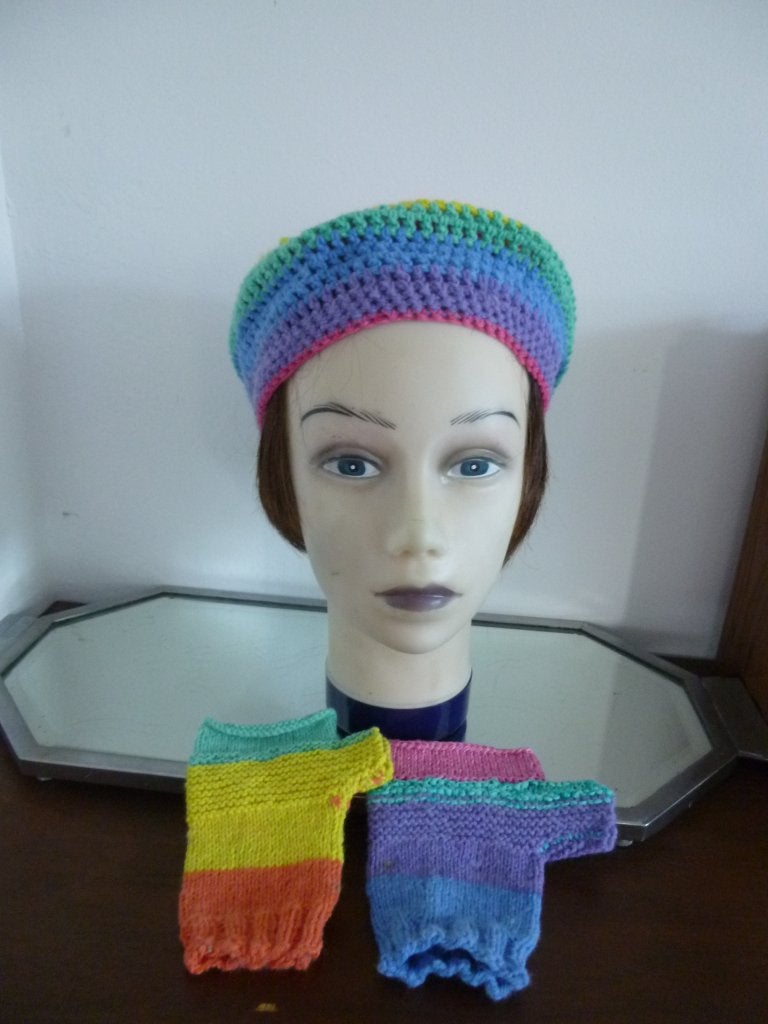 mutsen en baretten in overloop kleuren acryl, Ophalen of Verzenden, Nieuw, Maat 38/40 (M), Muts