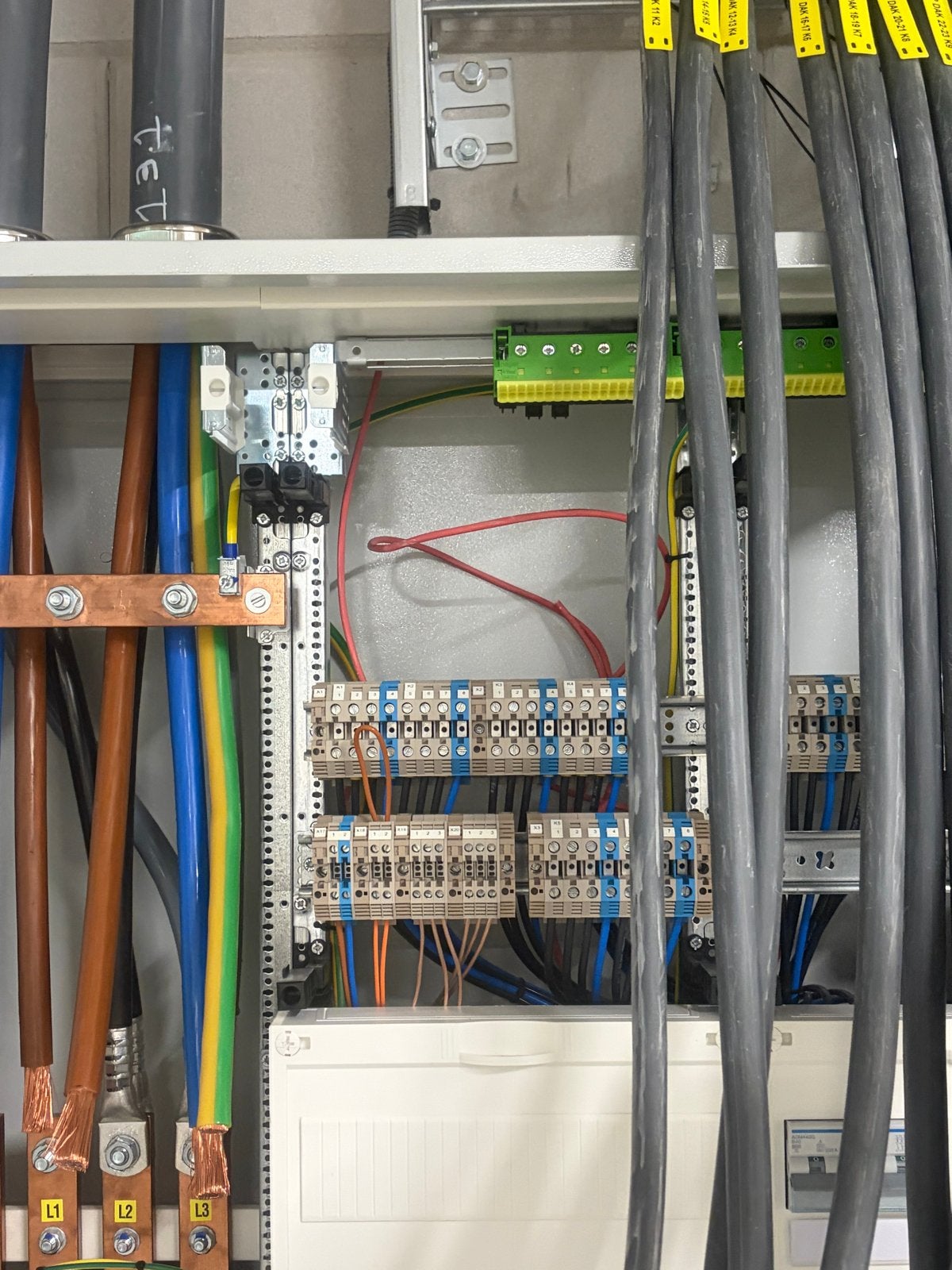 elektromonteur, Diensten en Vakmensen, Elektriciens