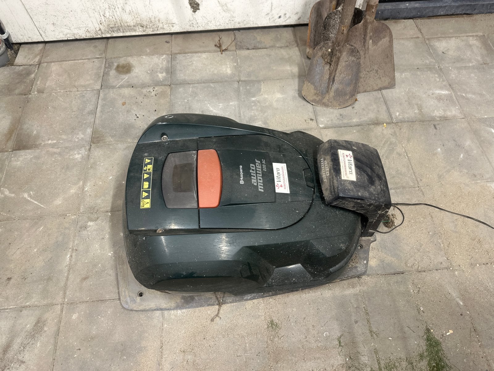 Husqvarna Automower 220 ac, Ophalen of Verzenden, Gebruikt, 20 tot 25 cm