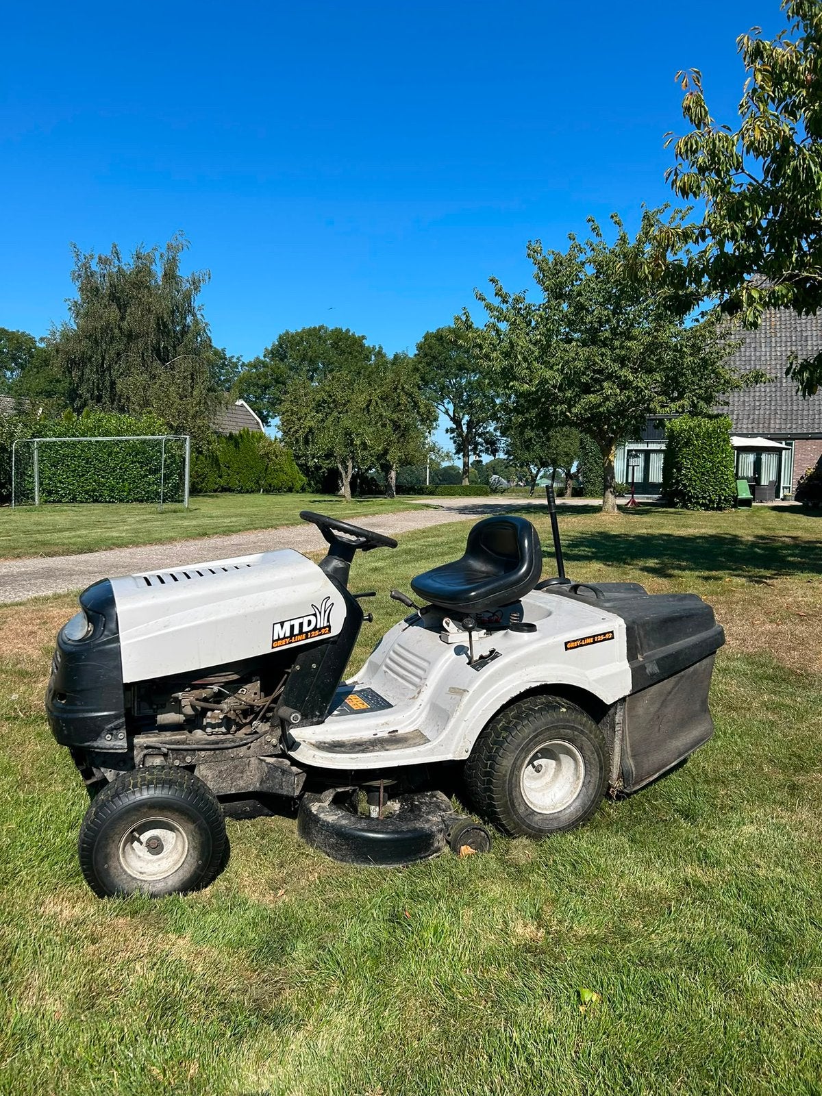 MTD zitmaaier met nieuw maaidek, Tuin en Terras, Zitmaaiers, Ophalen, Zo goed als nieuw, 120 cm of meer