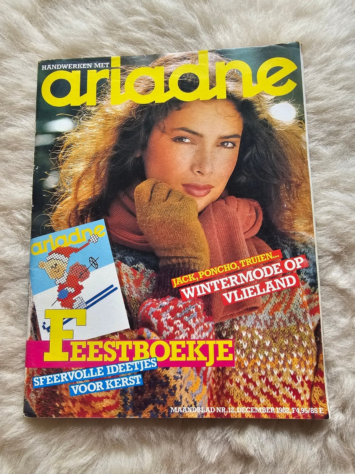 Vintage handwerk tijdschrift Ariadne Nr 12. 1982, Ophalen of Verzenden, Zo goed als nieuw, Damesbladen