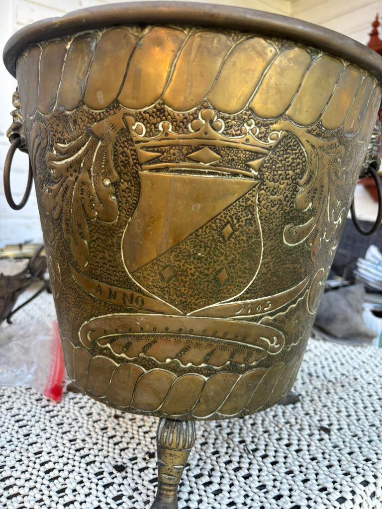 Koperen bloempot met familiewapen Anno 1763, Ophalen of Verzenden