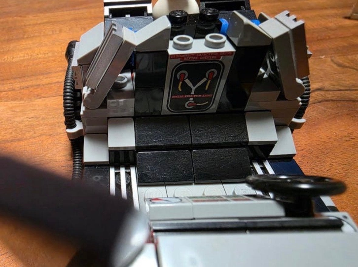 LEGO Back to the Future DeLorean (21103) met doos en boekje, Ophalen of Verzenden, Zo goed als nieuw, Overige merken
