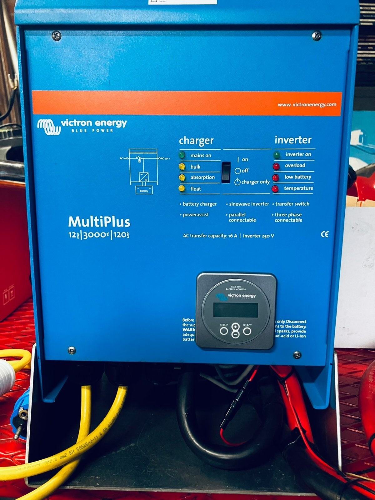 Victron Multi Plus Charger en Inverter 12v, Ophalen, Zo goed als nieuw, Overige typen