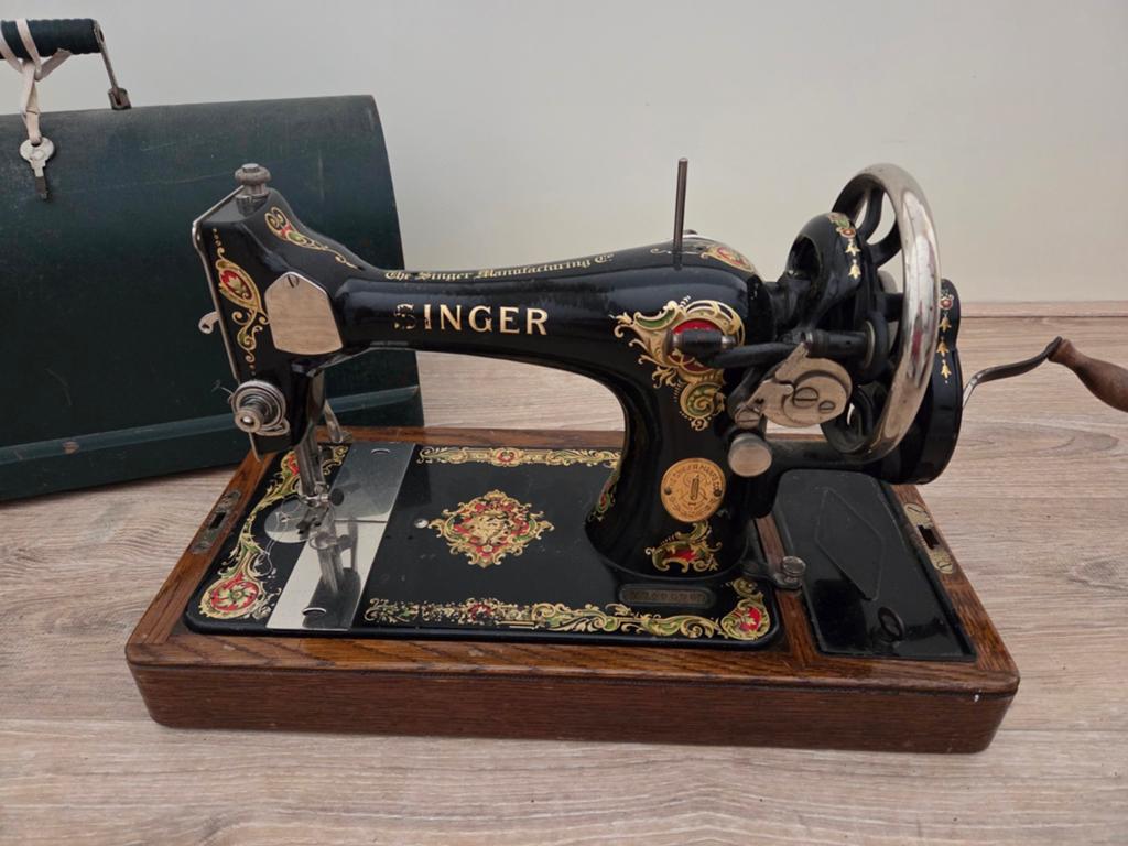 Antieke Singer Naaimachine met Handzwengel en Koffer, Ophalen