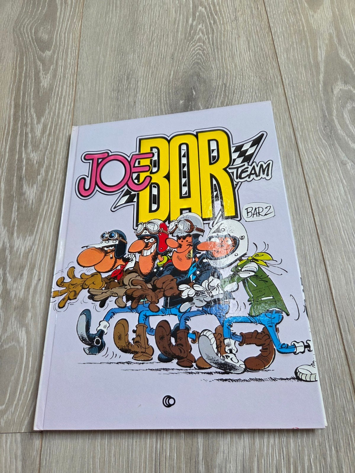 Joe Bar - Luxe hardcover oplage 500 + zeefdruk, Boeken, Ophalen of Verzenden, Zo goed als nieuw
