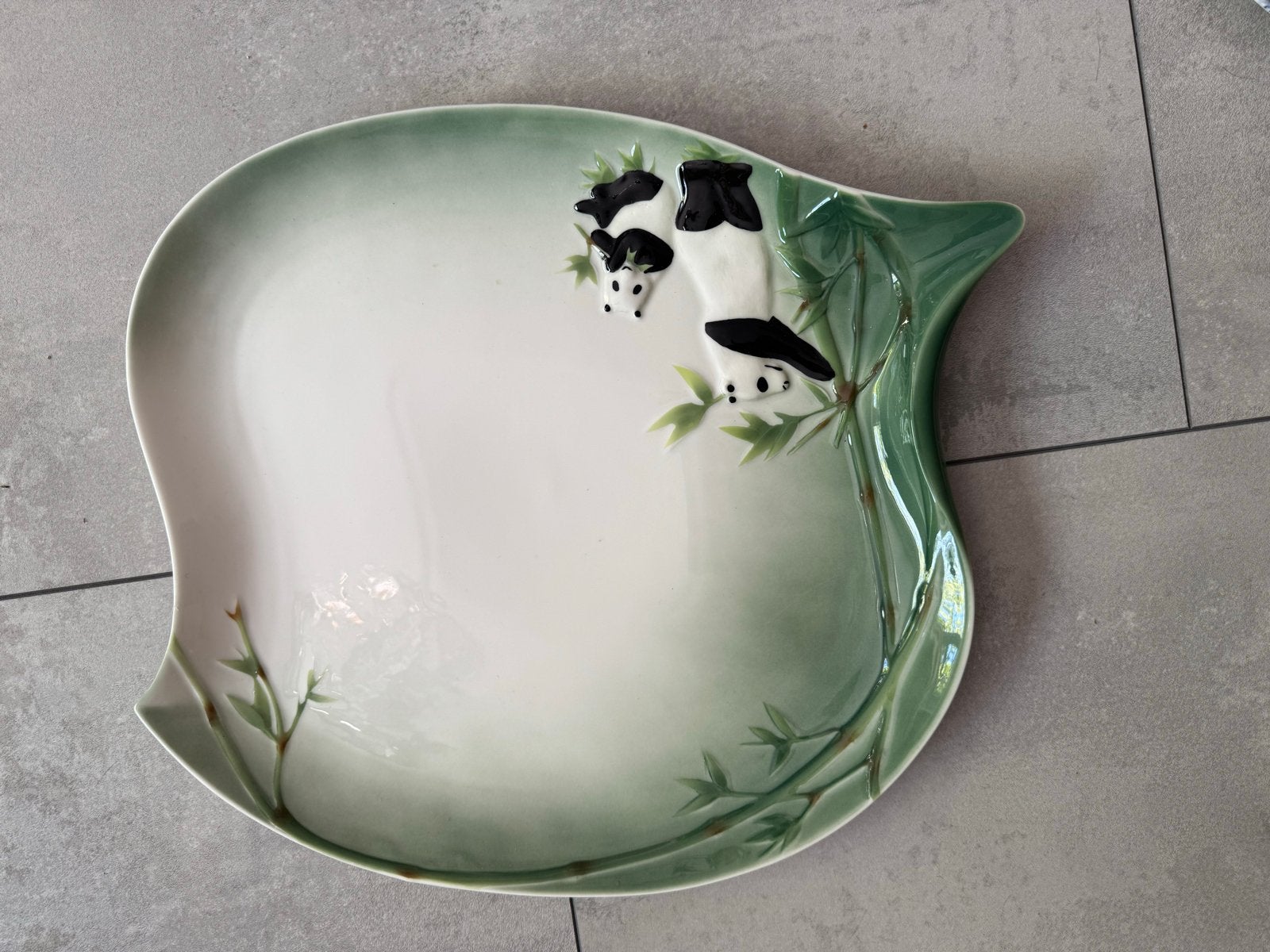 Decoratieve schaal Niewe met panda's en bamboe, Ophalen, Porselein of Keramiek, Schaal, Zo goed als nieuw
