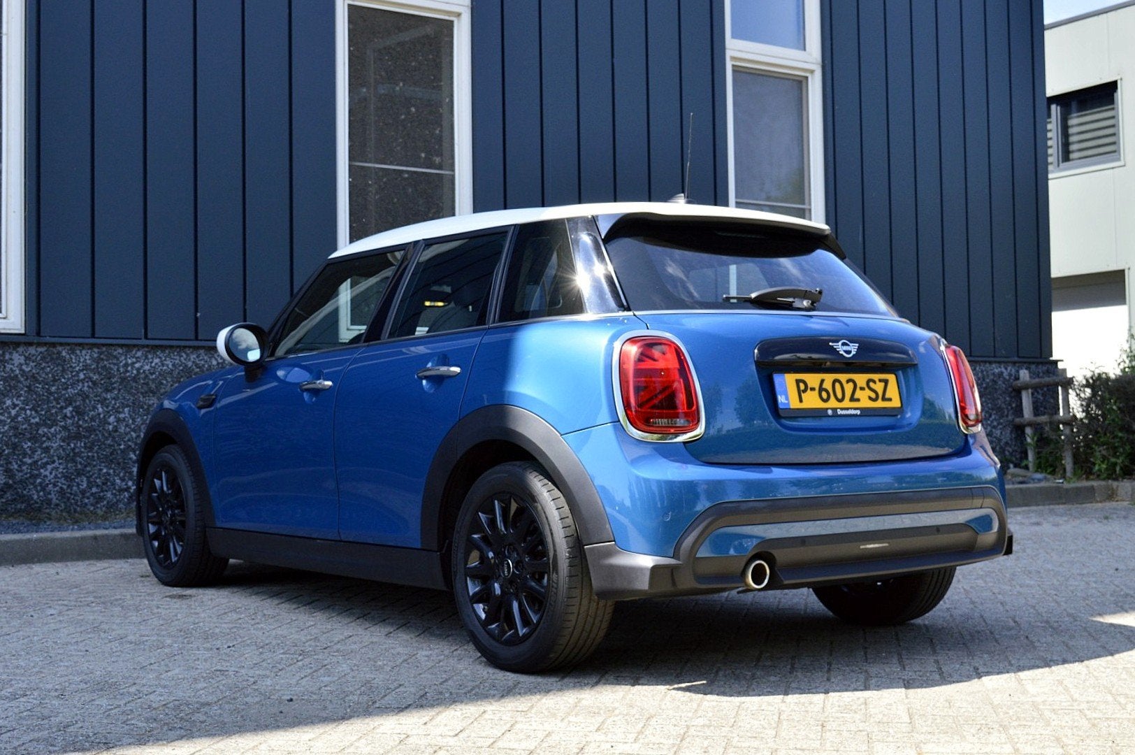 MINI 5-deurs 1.5 Cooper Business Edition Rijklaarprijs-Garan, Voorwielaandrijving, 136 pk, Gebruikt, Blauw