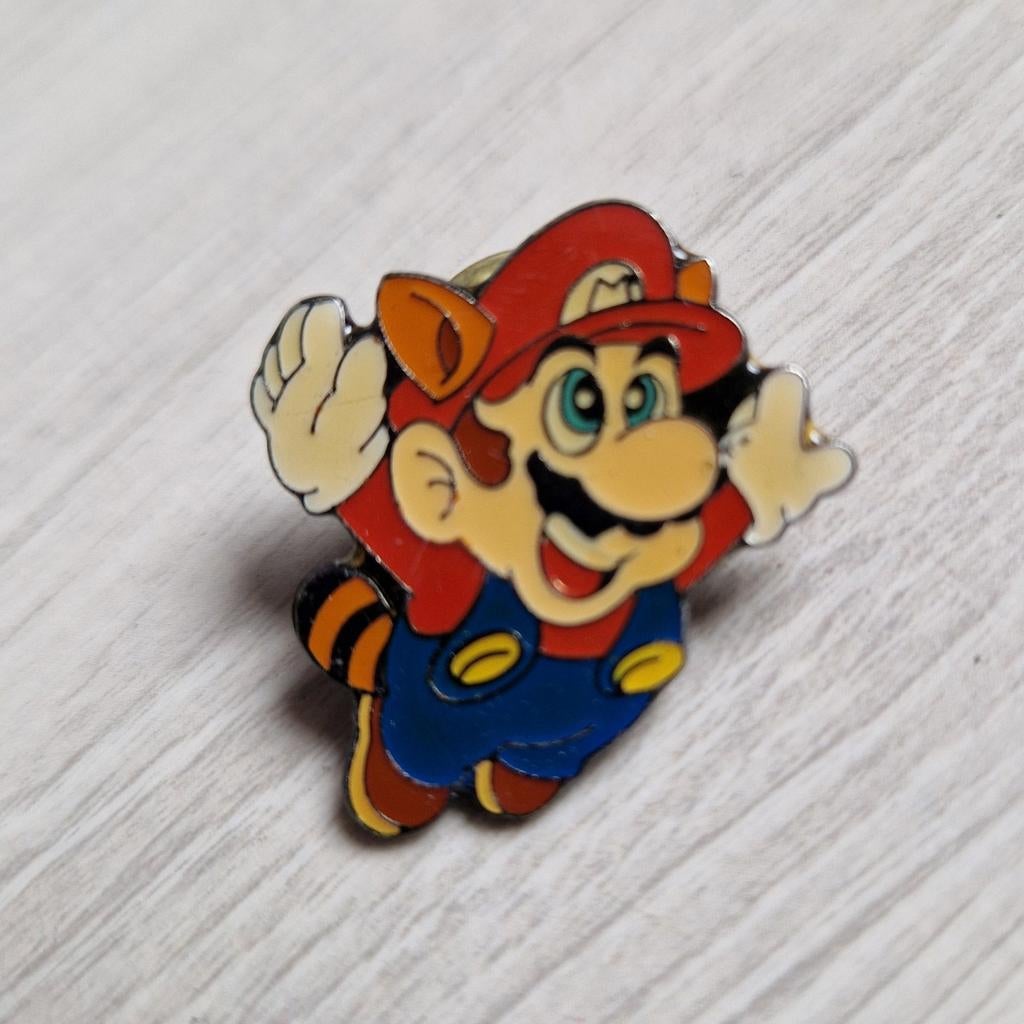 1988 super mario 3 pin speld button speldje bros brothers, Ophalen of Verzenden, Zo goed als nieuw, Overige onderwerpen