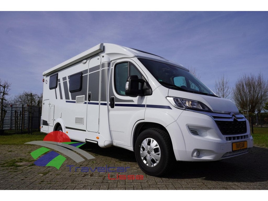 Carado V 337 / Van eerste eigenaar, Caravans en Kamperen, Elektrische ramen, Ringverwarming, Tot en met 2, 6 tot 7 meter