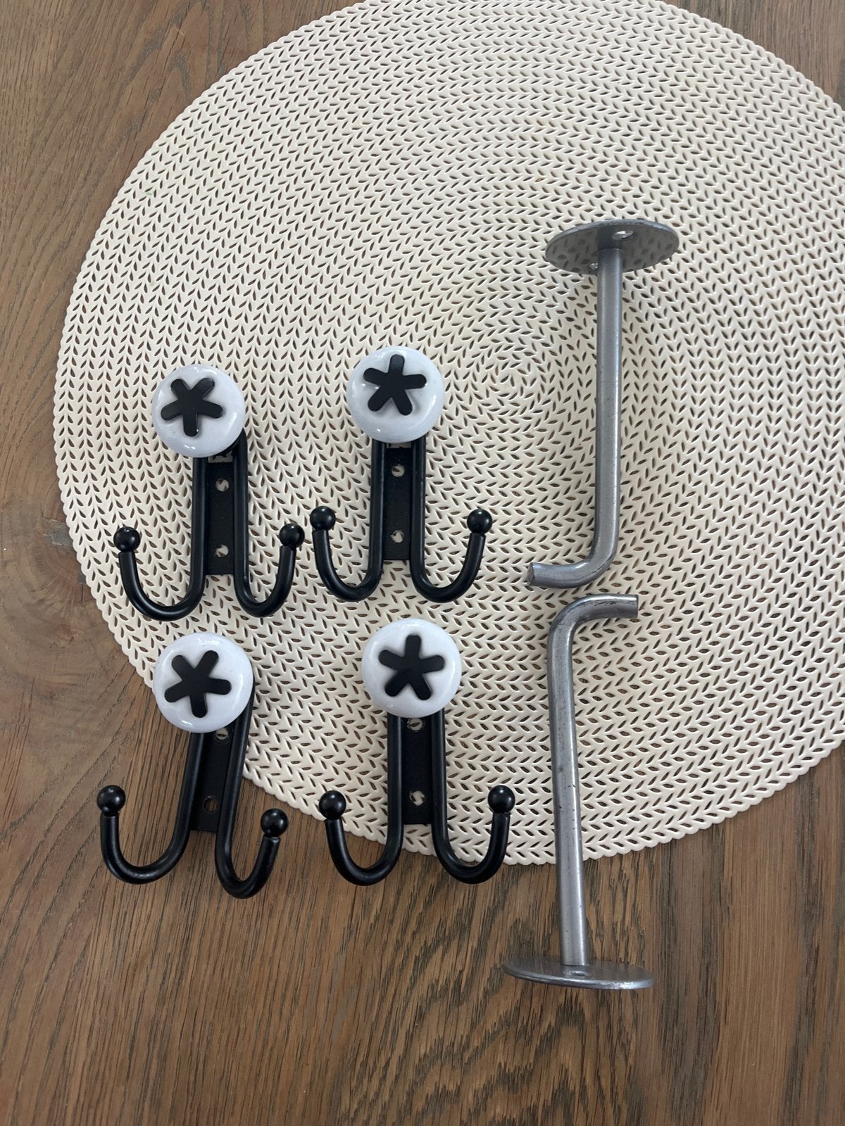 Set van 4 wandhaken met bloemmotief en 2 overige haken, Ophalen, Gebruikt, Wandhaken, Minder dan 100 cm