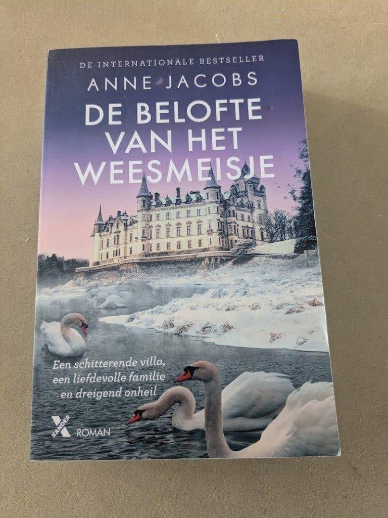 De belofte van het weesmeisje, Anne Jacobs, Ophalen of Verzenden, Gelezen