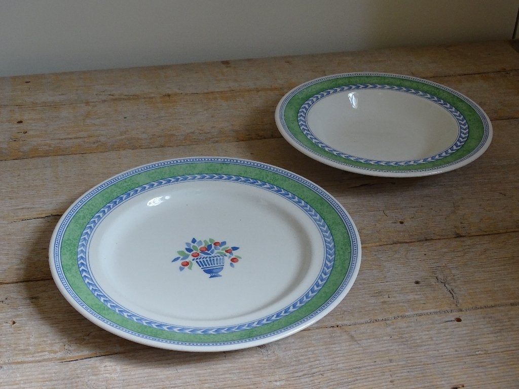 2x Bord, Johnson Bros, JARDINIERE GREEN, zo goed als nieuw