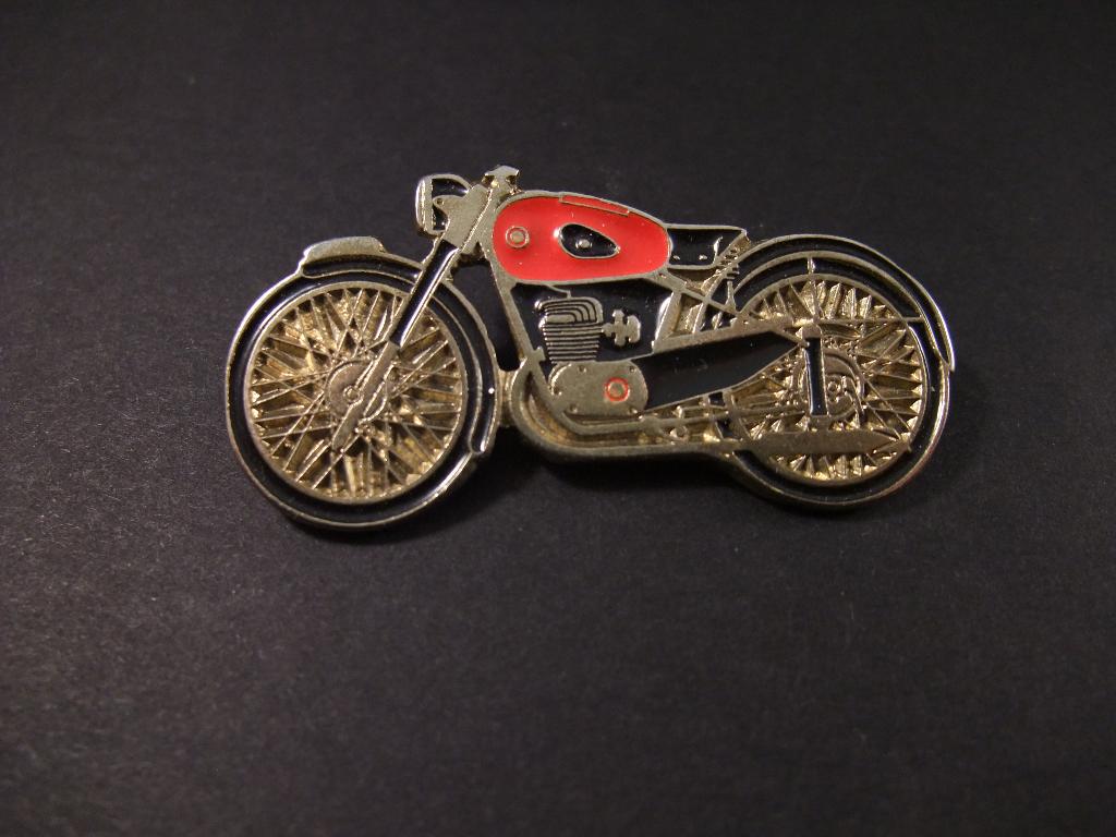 Montesa Brio 125cc Spaanse  motorfiets,emaille pin, Ophalen of Verzenden, Gebruikt, Overige onderwerpen