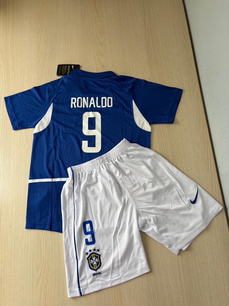 Brazilië Ronaldo #9 2002 Away Setje – met Kaartje – Maat 28, Sport en Fitness, Voetbal, Maat XS of kleiner, Ophalen of Verzenden