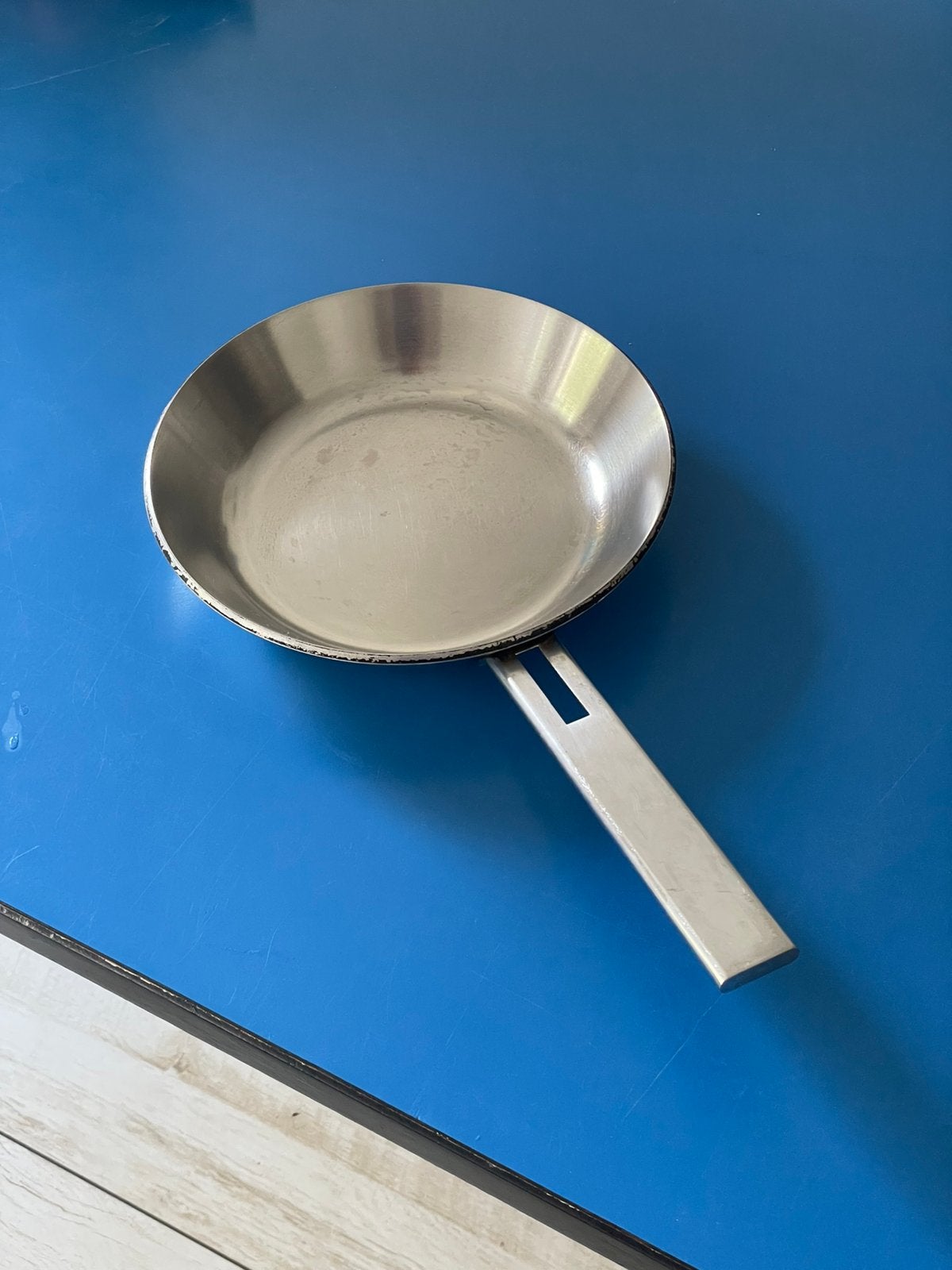 Demeyere john pawson 24 cm pan, Huis en Inrichting, Keuken | Potten en Pannen, Koekenpan, Demeyere, Gebruikt, Ophalen of Verzenden
