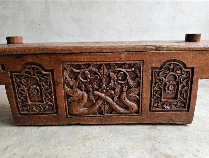 Antieke Balinese teakhouten-tempelkist handgesneden, Ophalen