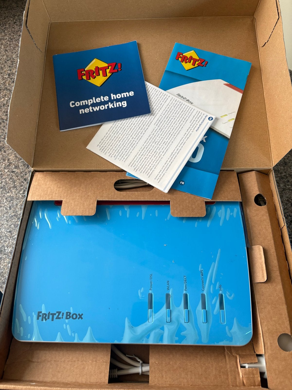 FRITZ!Box 7590 Router met modem - Nieuw in doos, Computers en Software, Routers en Modems, Ophalen of Verzenden, Nieuw, Router met modem