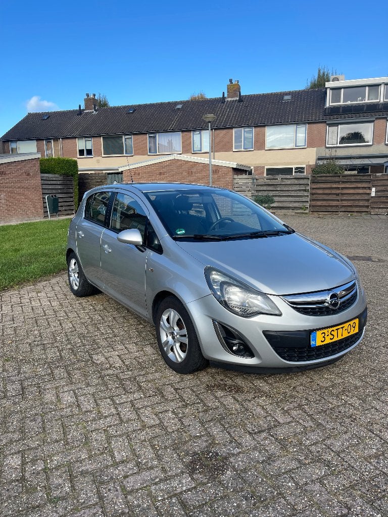 Opel Corsa 1.2 16V 5D 2013 Grijs, Auto's, Voorwielaandrijving, Dealer onderhouden, 1063 kg, 750 kg