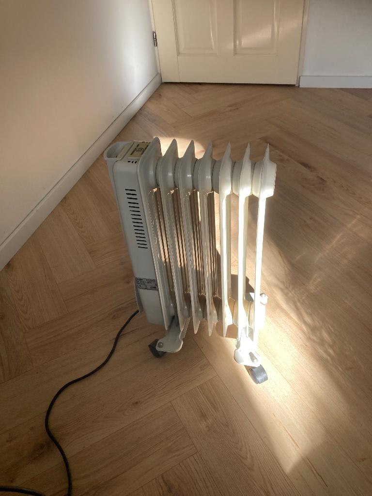 Elektrische verwarming, Ophalen, 30 tot 80 cm, Gebruikt, Radiator