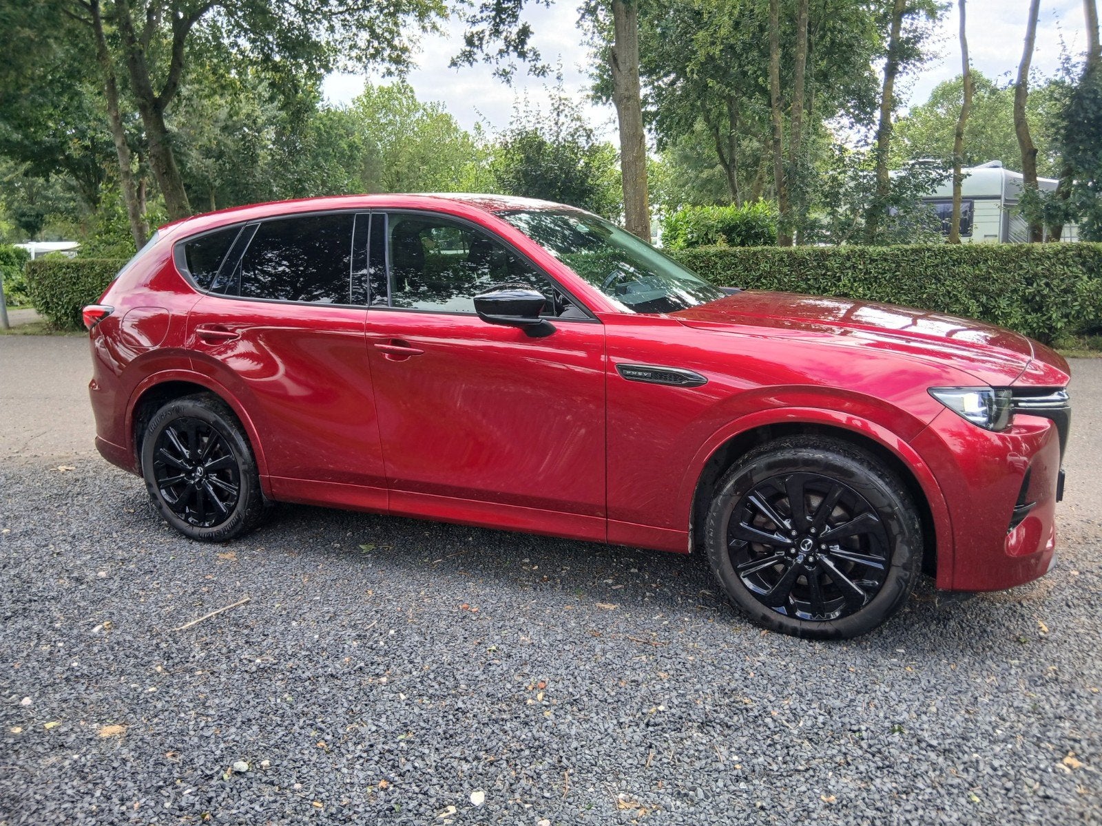 Mazda CX-60 2.5 E-skyactiv Homura Phev 327pk Aut 2023 Rood, Auto's, Mazda, Automaat, Zwart, 327 pk, 2500 kg