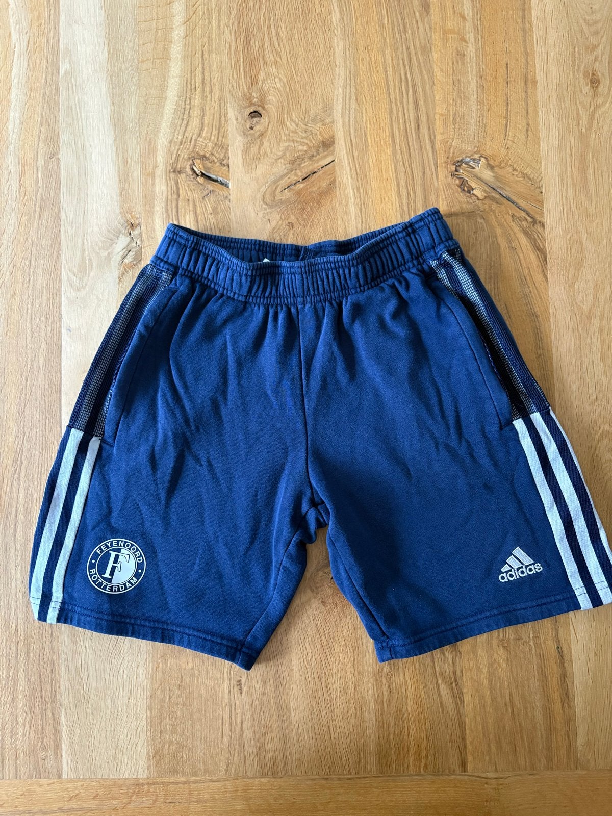 Feyenoord Adidas korte broek maat 152, Ophalen of Verzenden, Gebruikt, Jongen, Broek