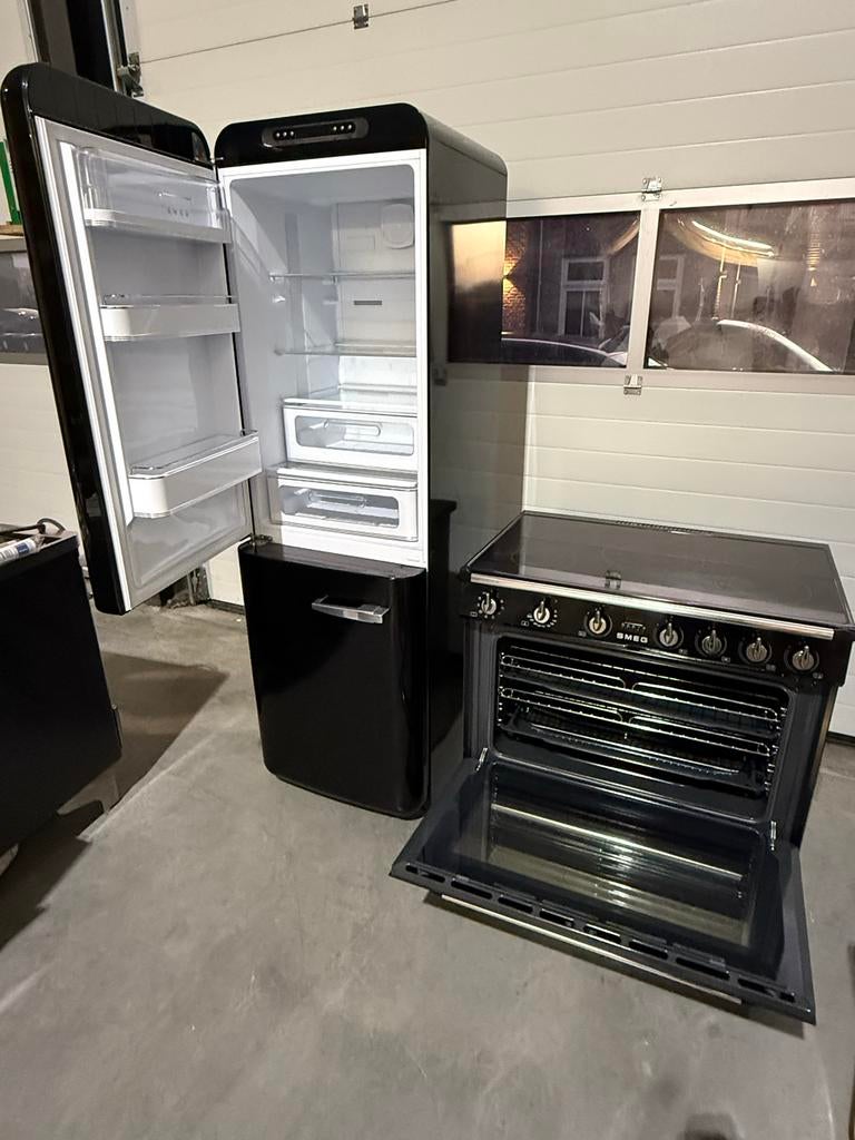 Smeg Koelkast met Vriezer en Fornuis - Zwart Retro Design, Bella, 60 cm of meer, Ophalen of Verzenden, Zo goed als nieuw