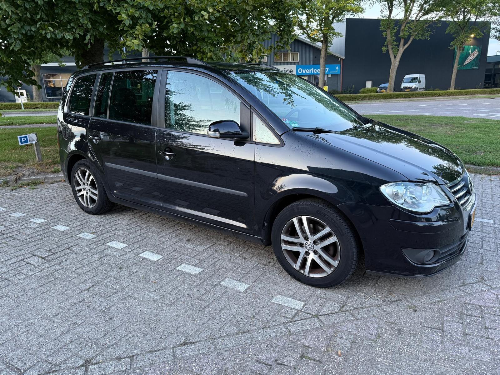 Volkswagen Touran 1.4 TSI nieuw APK / parkeersens stoelverw, Voorwielaandrijving, Stof, 4 cilinders, Zwart