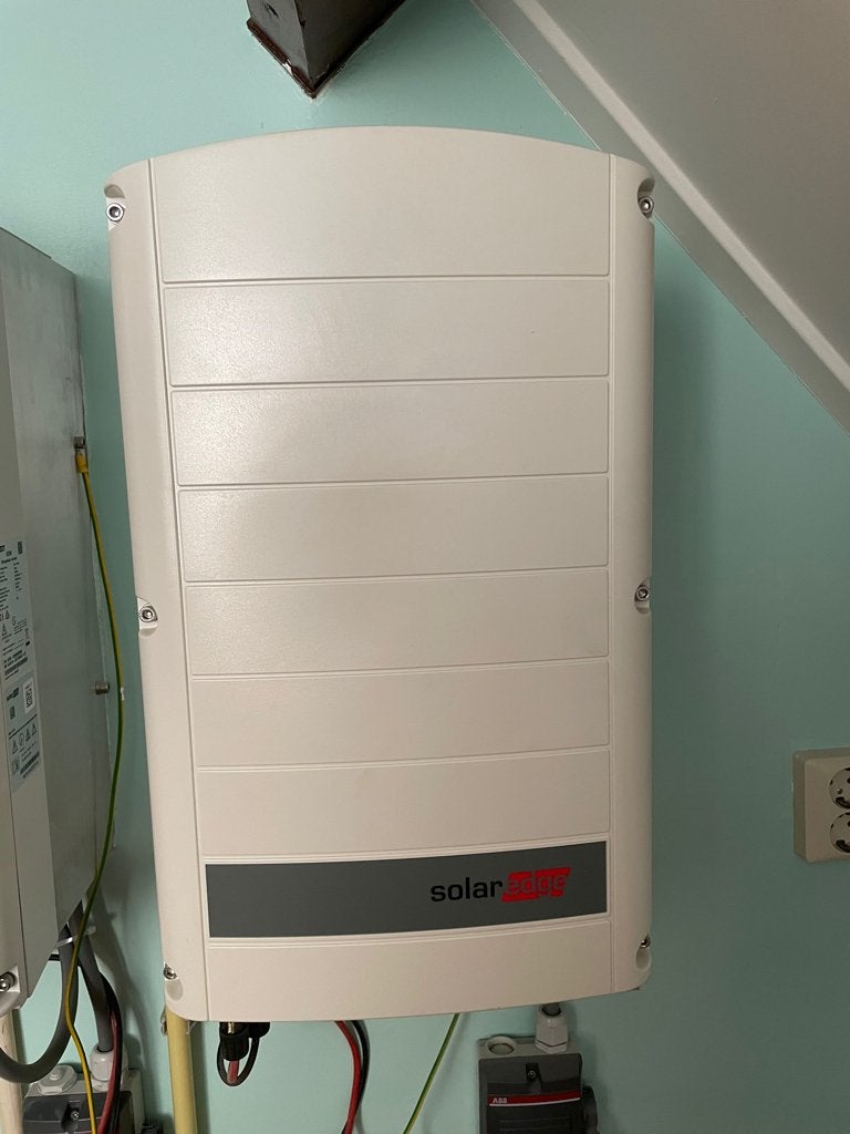 SolarEdge omvormer, Ophalen of Verzenden, Zo goed als nieuw, Overige typen, 200 wattpiek of meer