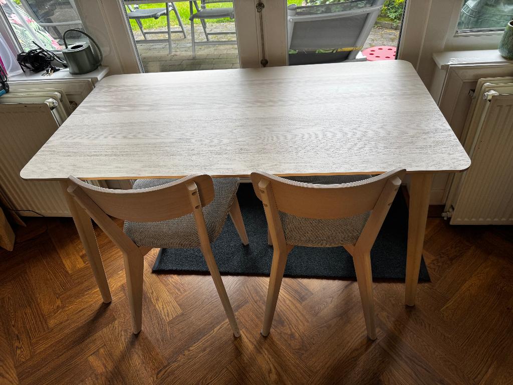 Lisabo eetkamertafel met 2 Lisabo eetkamerstoelen., Huis en Inrichting, Tafels | Eettafels, Gebruikt, 50 tot 100 cm, 100 tot 150 cm