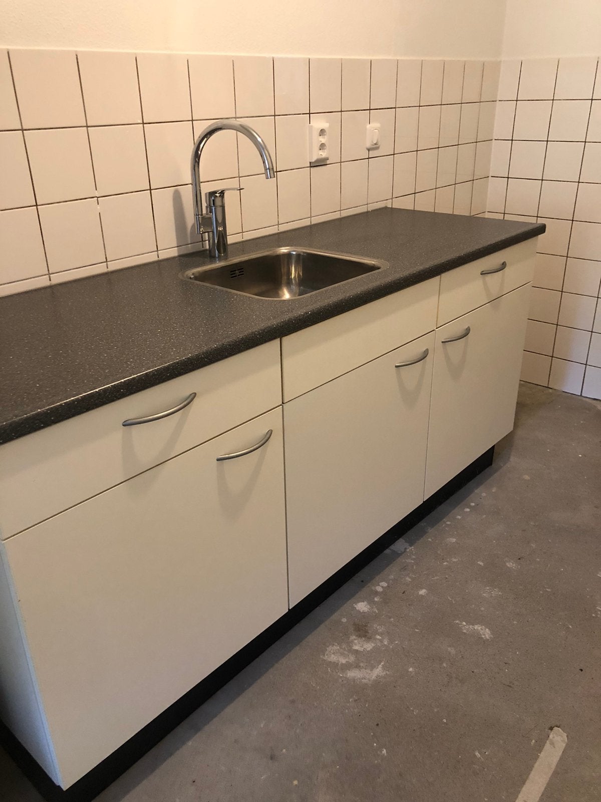 Brunzeel nieuw keukenblad en tevens 3 onderkastjes, Ophalen, Gebruikt, Wit, Enkelwandige keuken
