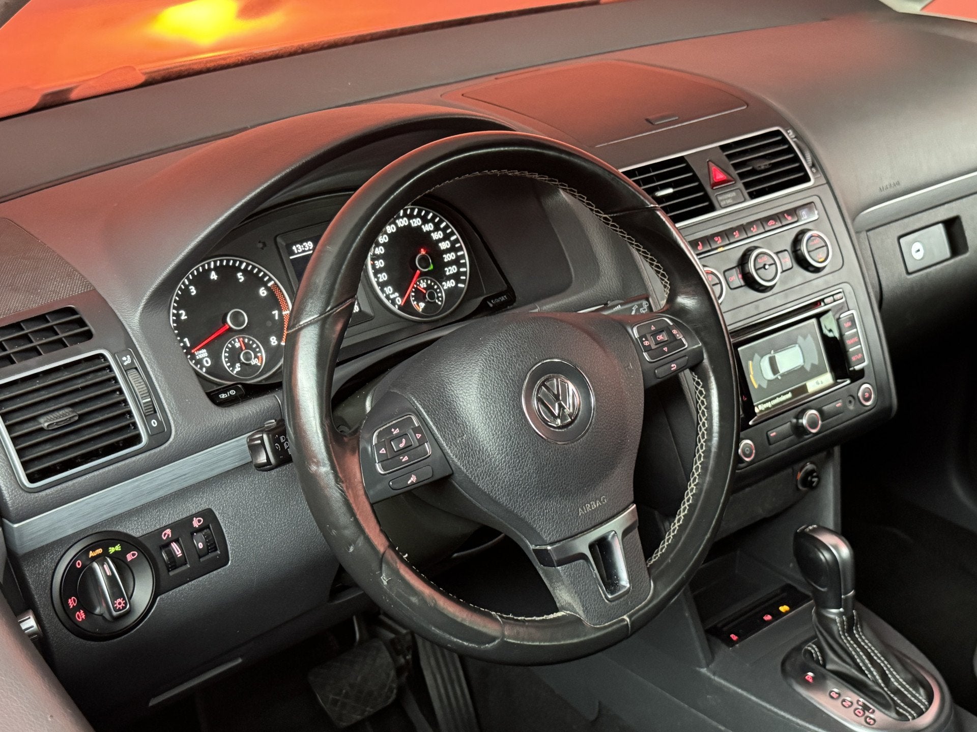 Volkswagen Touran 1.4 TSI Highline | Navigatie | Climate Con, Euro 5, Gebruikt, Zwart, 4 cilinders