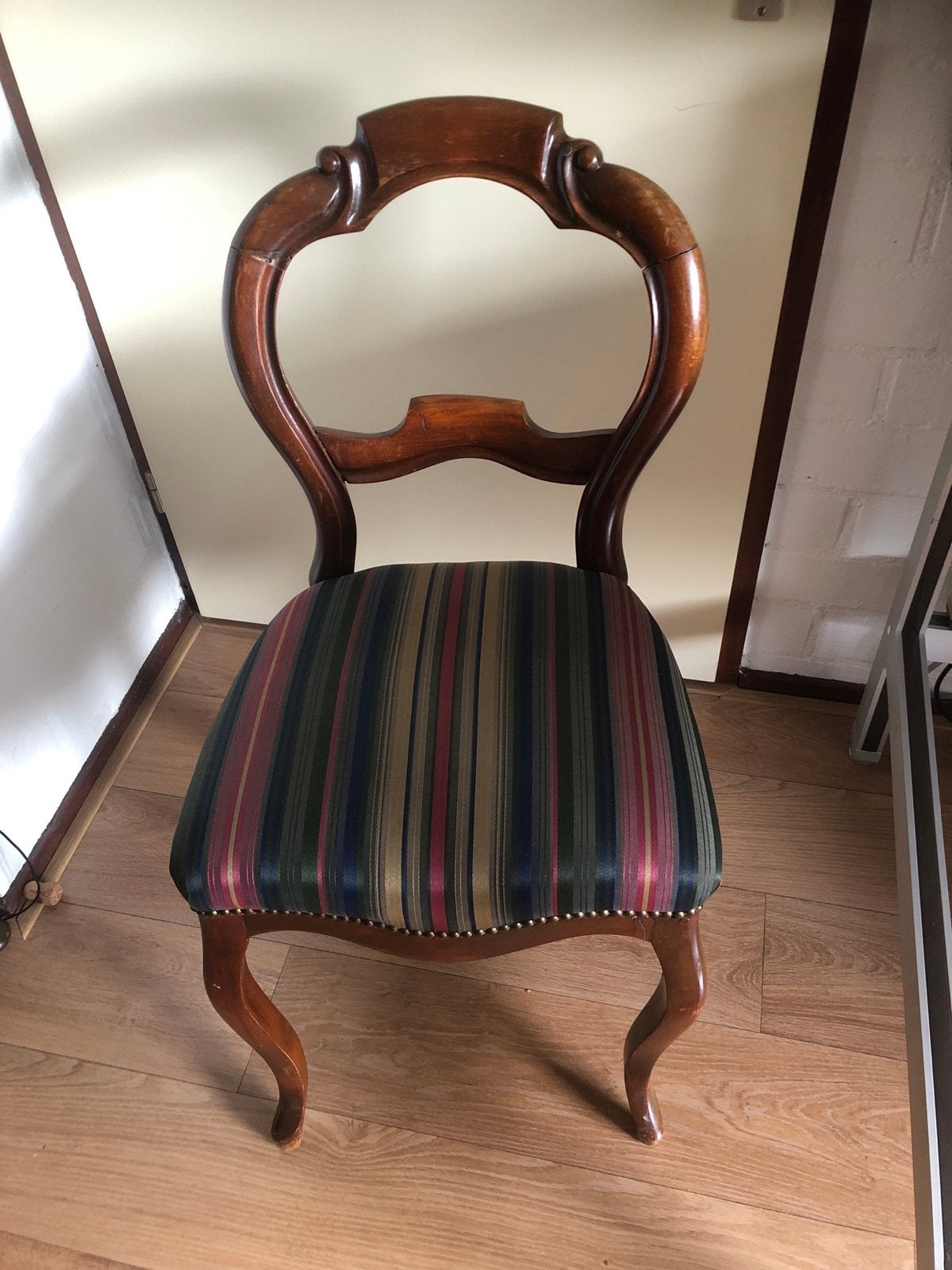 Antieke stoel met gestreepte bekleding, Antiek en Kunst, Antiek | Meubels | Stoelen en Banken, Ophalen