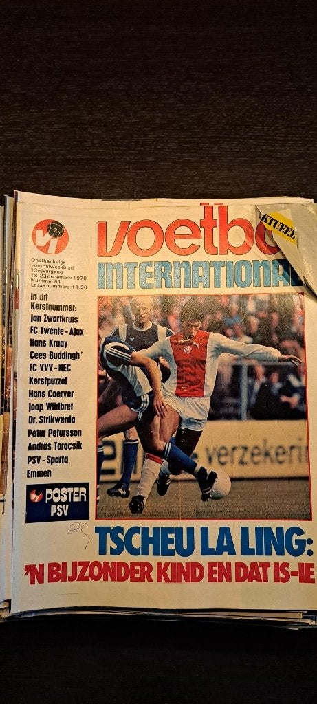 VOETBAL INTERNATIONAL, DIV. JAREN INCL WK 74 EN 78, Boeken, Balsport, Ophalen, Onbekend, Gelezen