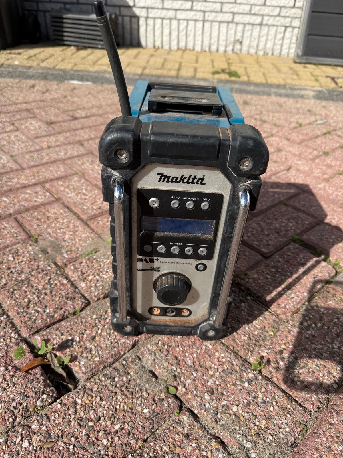 Makita Bouwradio DAB+ - Robuust en Betrouwbaar, Ophalen of Verzenden, Gebruikt, Bouwradio