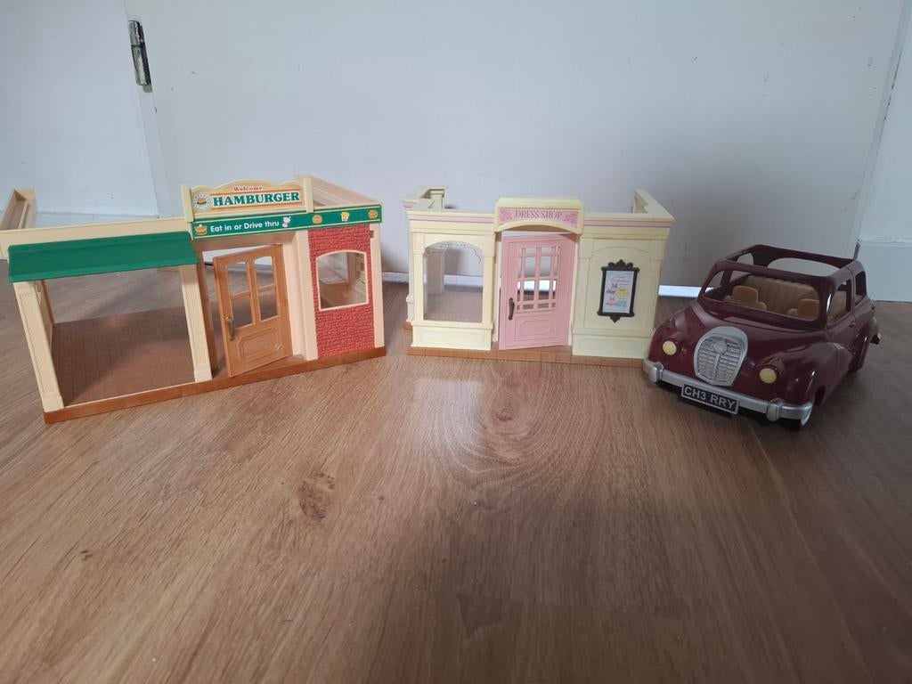 Sylvanian Families Hamburger Winkel & Auto, Kinderen en Baby's, Speelgoed | Poppenhuizen, Verzenden, Zo goed als nieuw, Poppenhuis