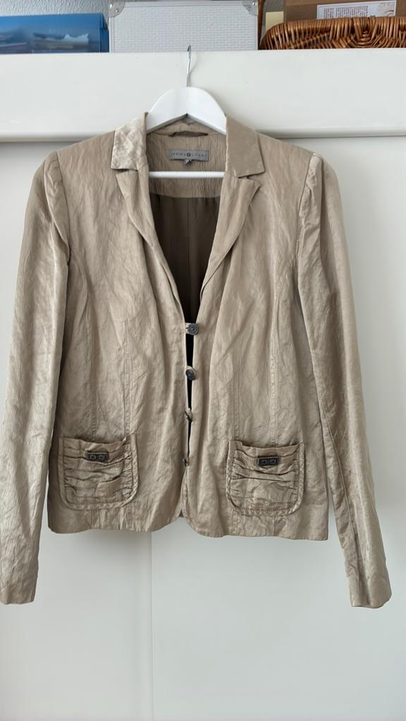 Mooi blazer jasje maat 38, Ophalen, Zo goed als nieuw, Maat 38/40 (M), Beige
