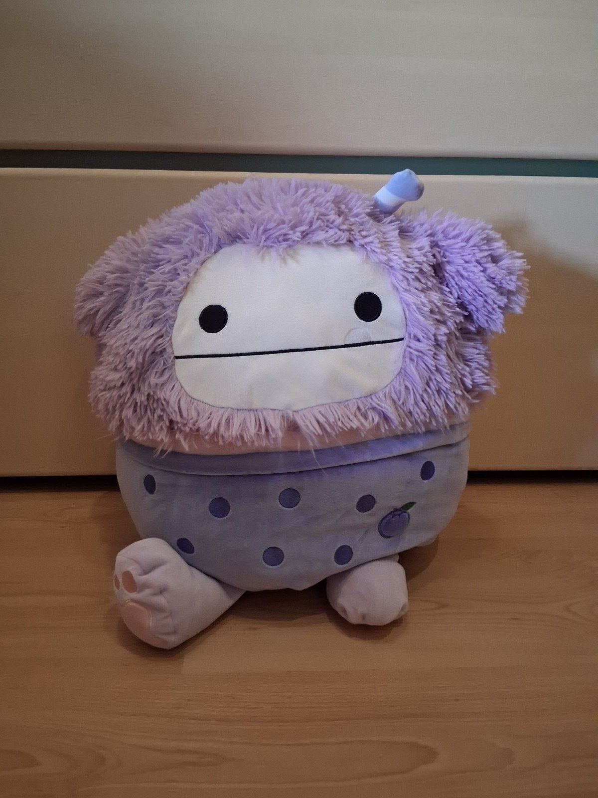 Paarse Boba Monster Squishmallow, Ophalen