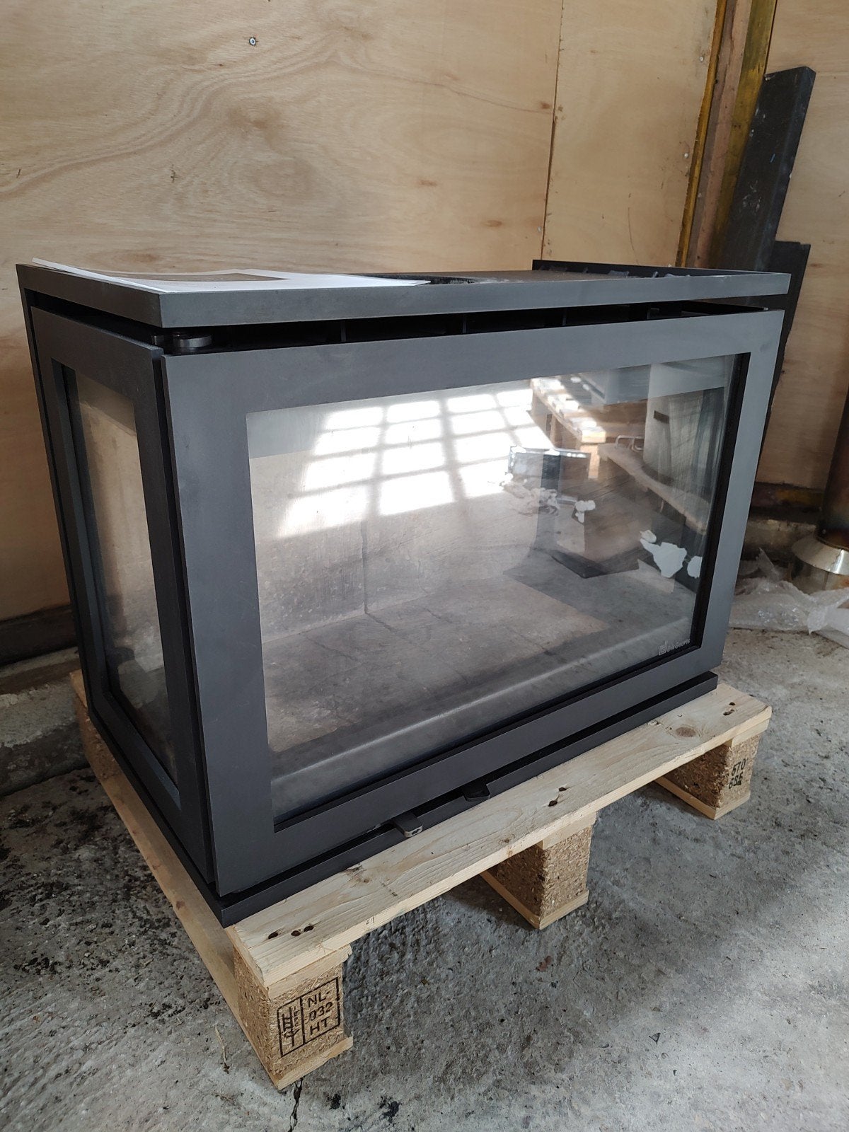 DIK GEURTS INSTYLE TRIPLE 660 LOW houtkachel inbouw gebruikt, Ophalen, Zo goed als nieuw, Vrijstaande haard, Houthaard