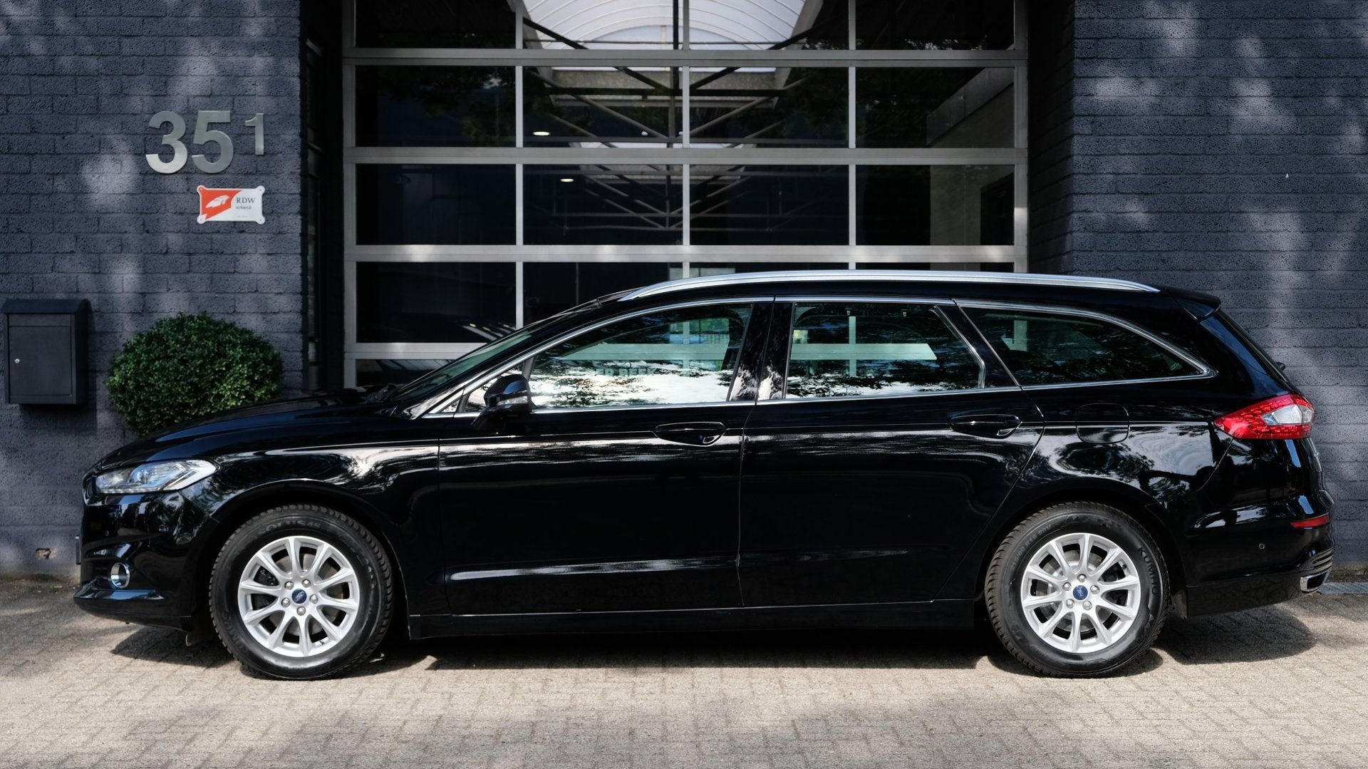 Ford Mondeo Wagon 2.0 Titanium 240PK Carplay | Cruise | Pano, Auto's, 4 cilinders, Mondeo, Leder en Stof, Zwart