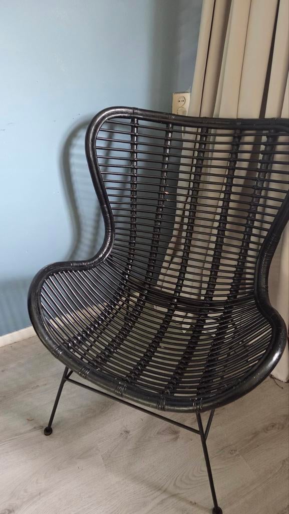 Rotan vlinderstoel. Zwart, Huis en Inrichting, Stoelen, Ophalen, Zo goed als nieuw, Zwart, Eén