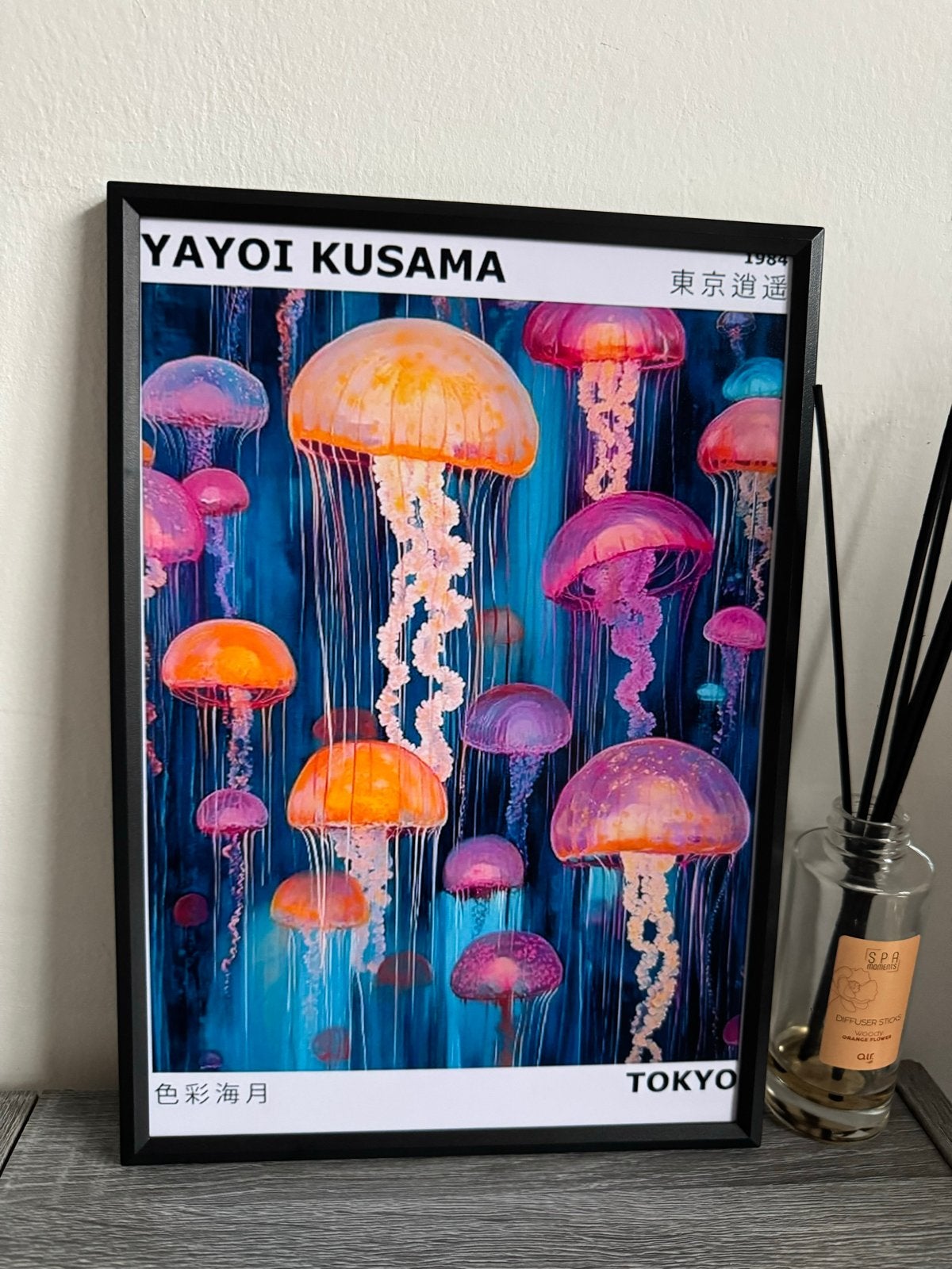 Yayoi Kusama Poster 21x30cm Ingelijst (Ikea), Huis en Inrichting, Minder dan 50 cm, Nieuw, Ophalen of Verzenden, Foto of Poster