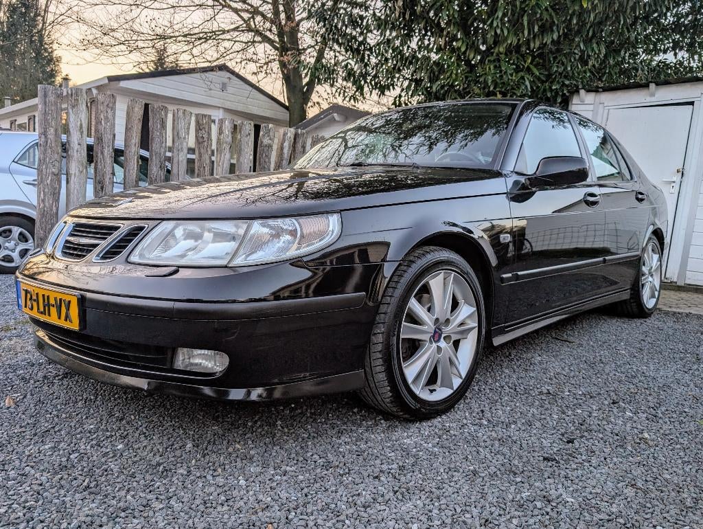 Fijne Saab 9-5 2.3 T Vector, zwart, Automaat - Apk 01-2027, Automatische klimaatregeling, 1800 kg, Zwart, 4 cilinders
