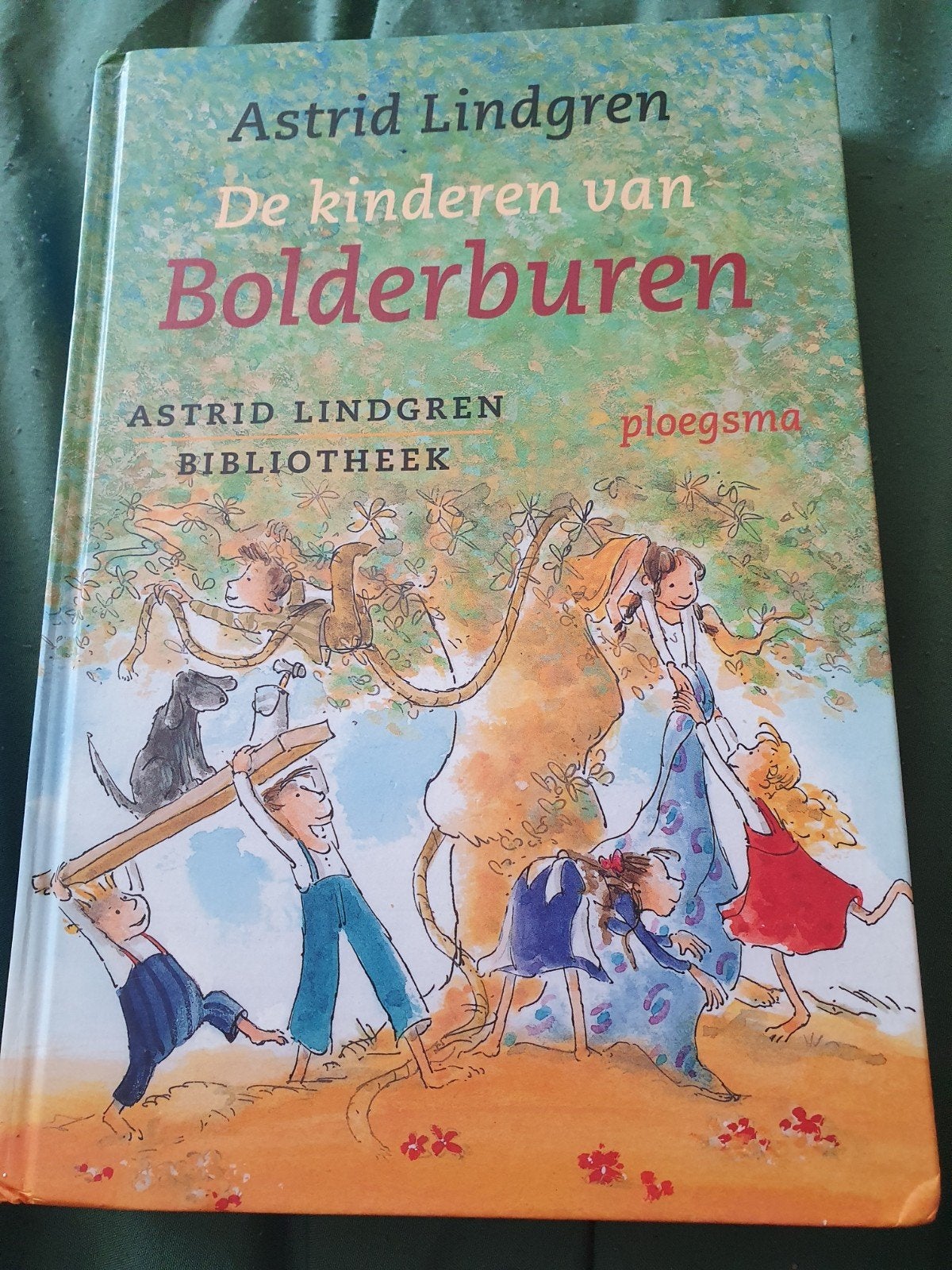 Astrid Lindgren - De kinderen van Bolderburen, Boeken, Fictie algemeen, Astrid Lindgren, Ophalen of Verzenden, Zo goed als nieuw